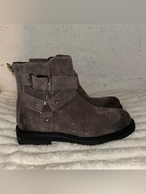 Karl Lagerfeld Men's Suede Chukka Boots in Grey Brown